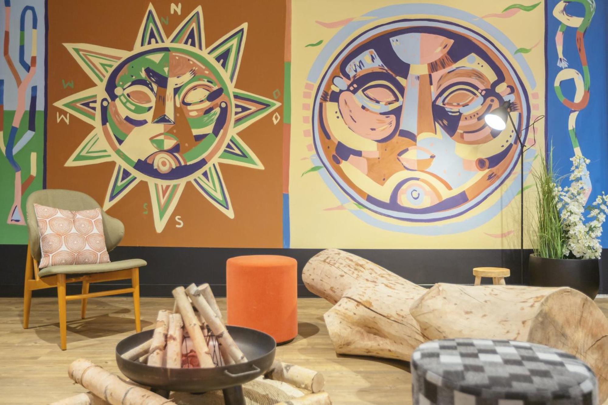 - The Niu, Amity By Ihg Hotel
