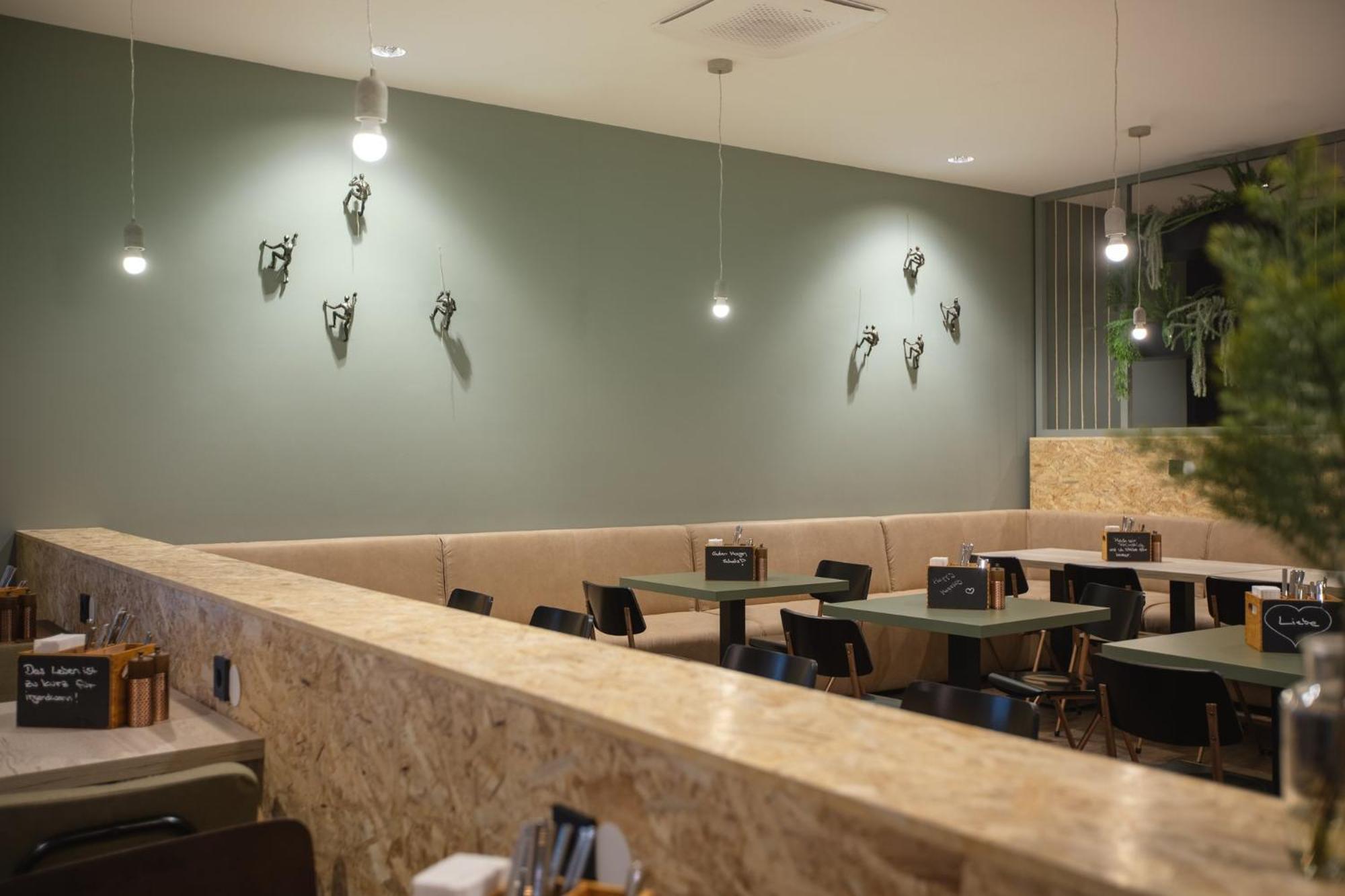 - The Niu, Amity By Ihg Poczdam