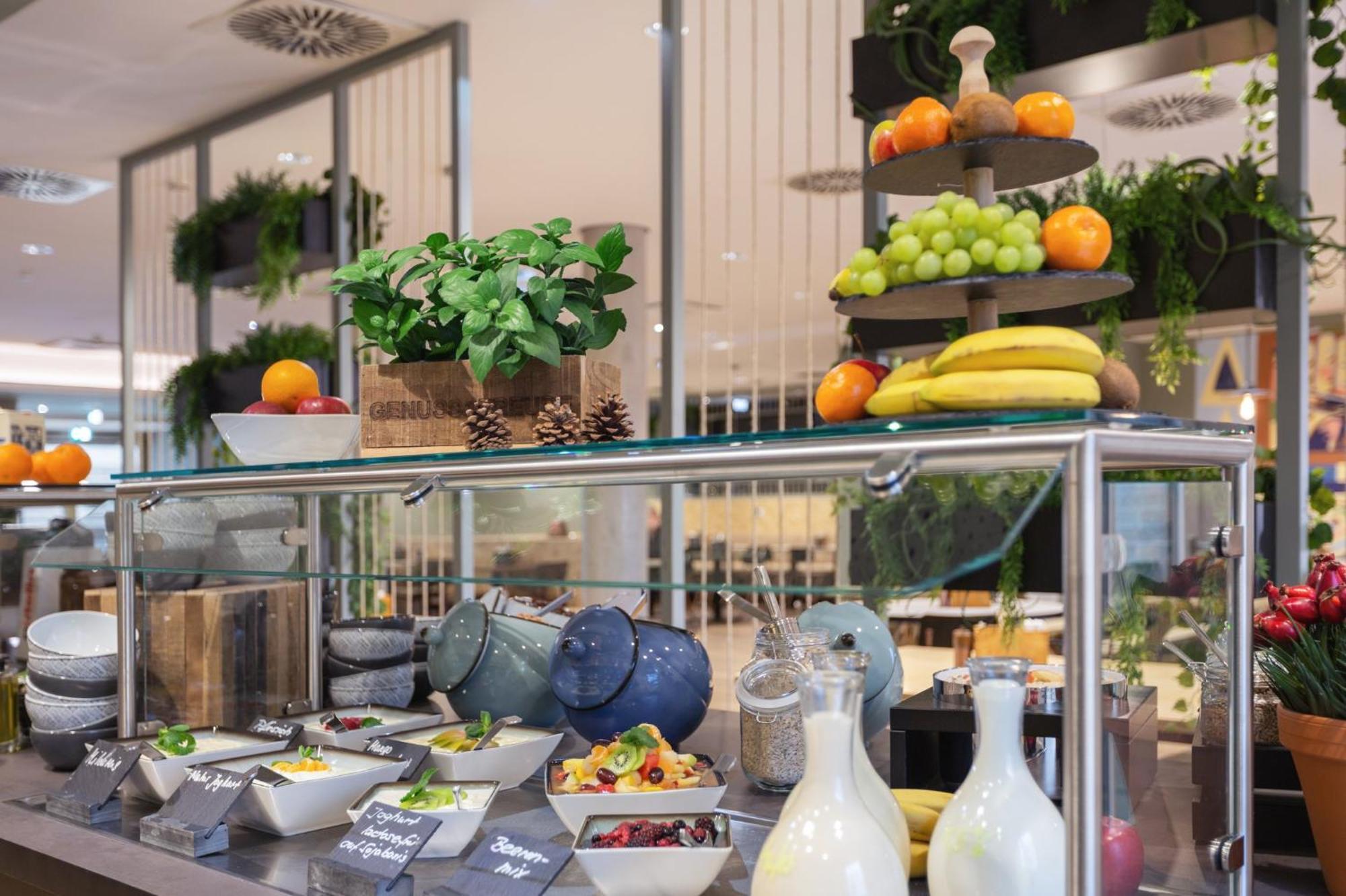 - The Niu, Amity By Ihg Hotel Potsdam